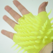Распродажа недорогих дешевых секс игрушек - насадка на руку cyberskin glove yellow фото