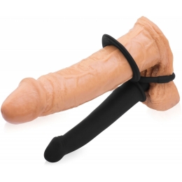 Фото анальный вибратор с кольцами, одеваемыми на пенис и яички в профессиональном Секс Шопе