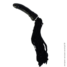 Фото батіг з фаллоімітатором black dildo в профессиональном Секс Шопе