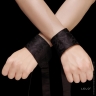 Ексклюзивні шовкові наручники Lelo Etherea - Ексклюзивні шовкові наручники Lelo Etherea