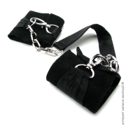 Вібратори LELO - ексклюзивні шовкові наручники lelo sutra фото