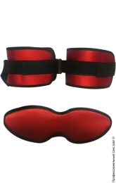 Фото набір з маски і наручників - red captive в профессиональном Секс Шопе