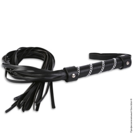 Фото плеть черная с цепочкой на рукоятке в профессиональном Секс Шопе