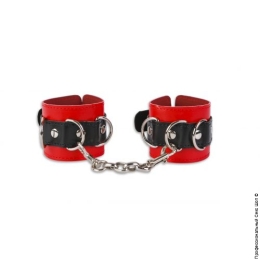 Фото наручники красно-черные в профессиональном Секс Шопе